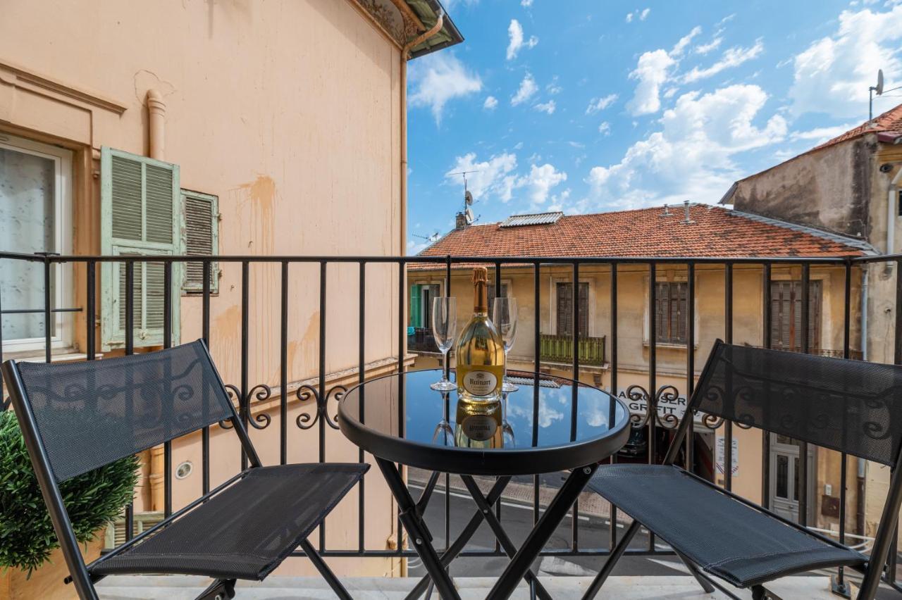 Superbe Appartement Avec Balcon Proche Monaco Beausoleil Exteriör bild